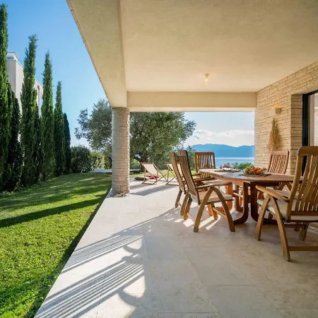 Kamik By Interhome فيلة كوسترينا